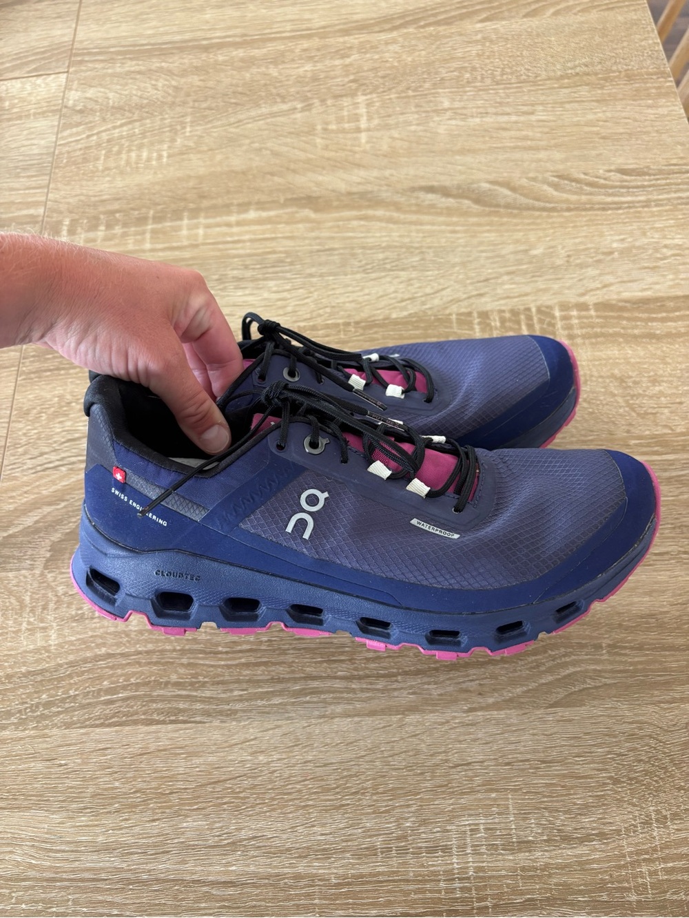 On Women's Cloudvista Waterproof shoes size 7.5 - Picture 3 of 6